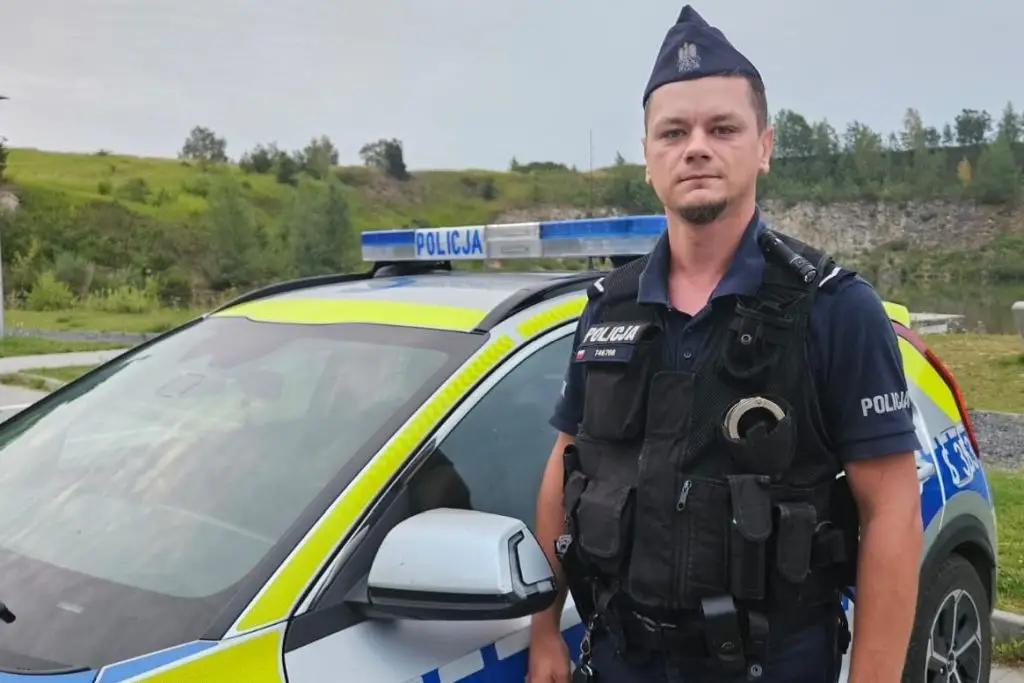 Policjant w czasie wolnym pomógł seniorce w potrzebie