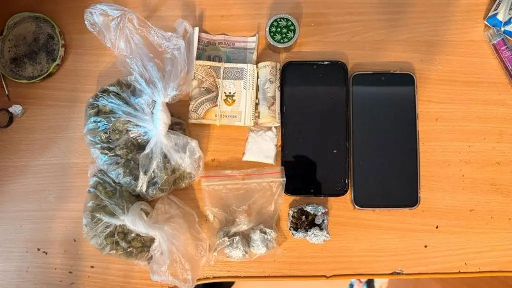 Interwencja policji w Opatowie - zatrzymanie 17-latka z narkotykami