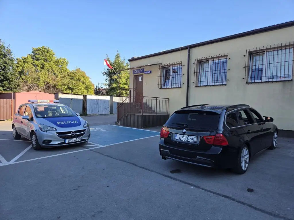 Policjantki zapobiegły nietrzeźwej jeździe kierowcy BMW w Małogoszczu