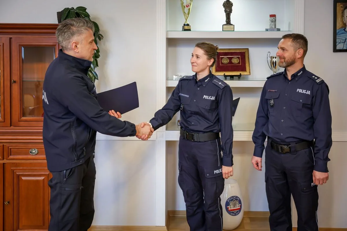 Wyróżnienie dla mł. asp. Alicji Wesołowskiej za osiągnięcia w pływaniu