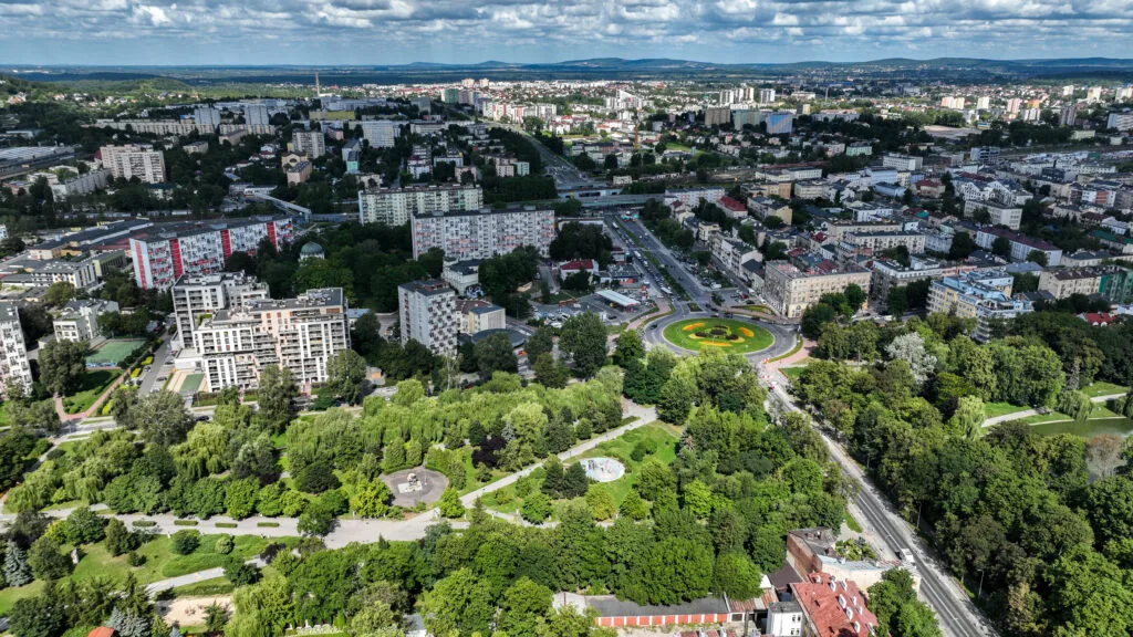 Trzy oferty na dokumentację projektu zbiornika retencyjnego i modernizację ronda Giedroycia