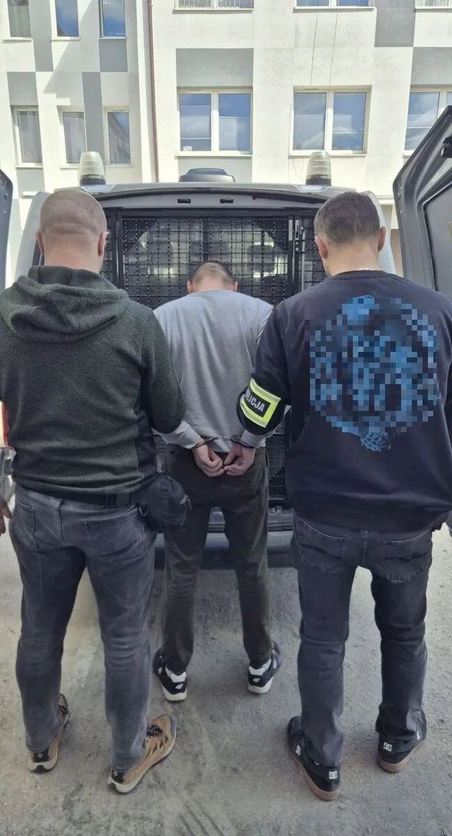 Mężczyzna zatrzymany za rozbój, kradzieże z włamaniem i zniszczenie mienia w Stąporkowie