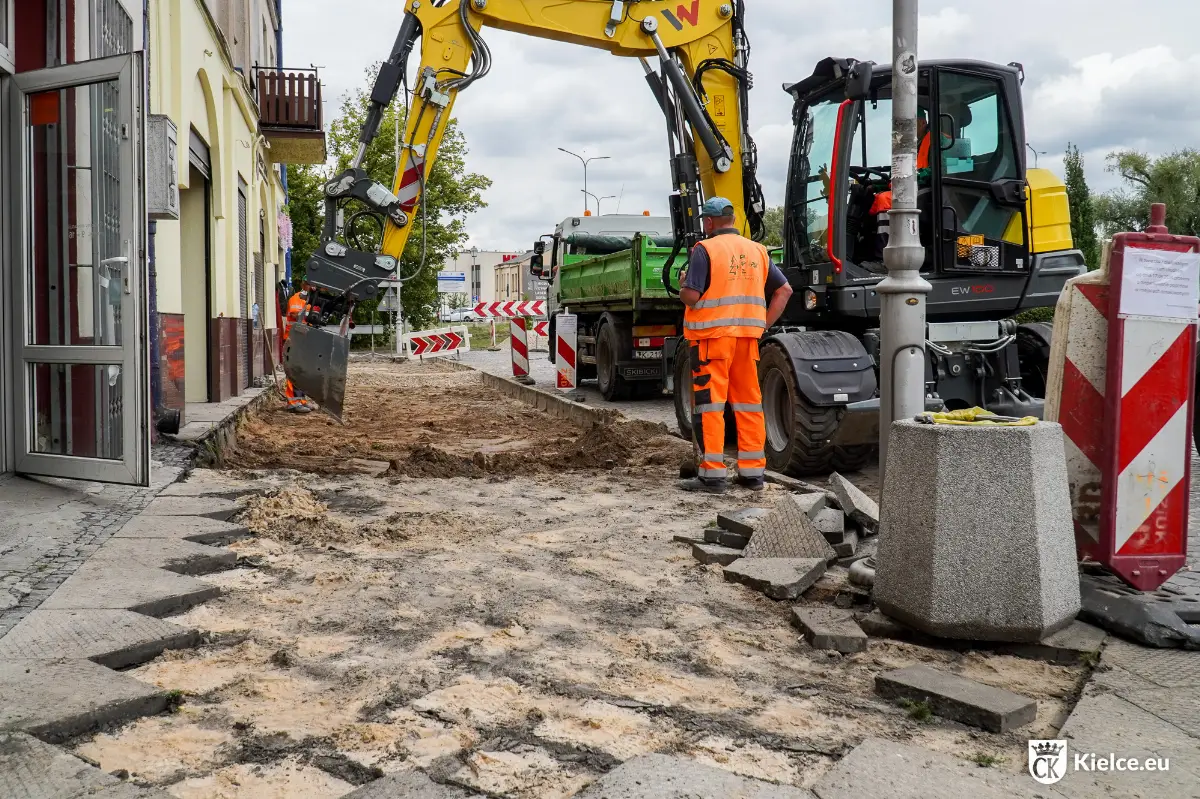 Rozpoczęto remont chodnika na ulicy Piotrkowskiej