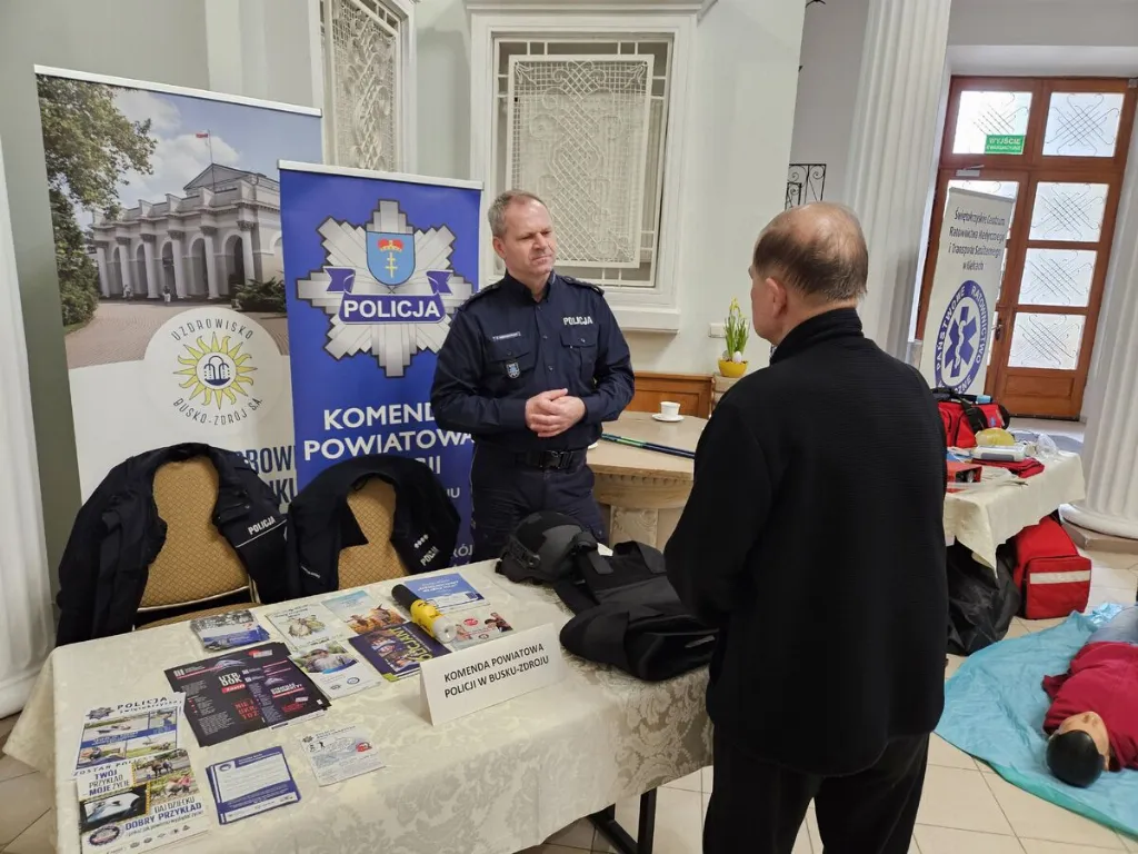 Policjanci z Buska promowali bezpieczeństwo podczas Forum Zdrowia