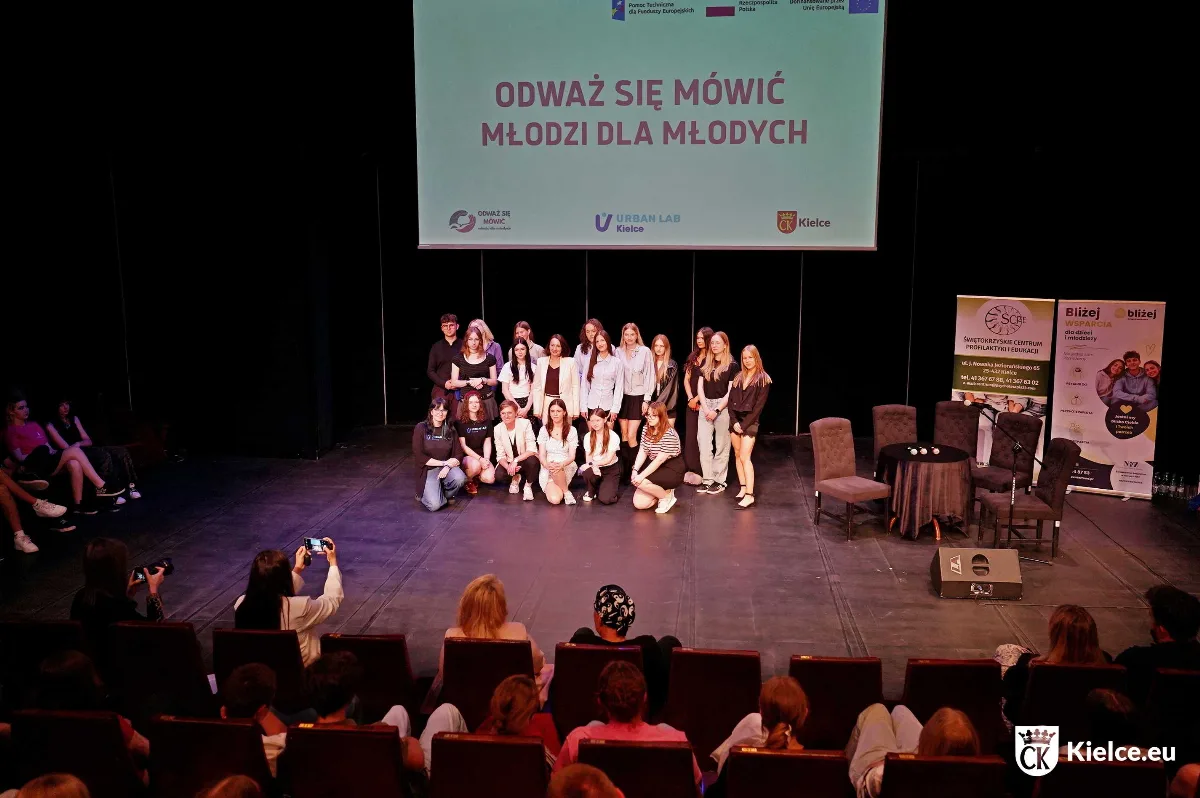 Młodzież z Kielc porusza ważne tematy emocjonalne w projekcie 'Odważ się mówić'
