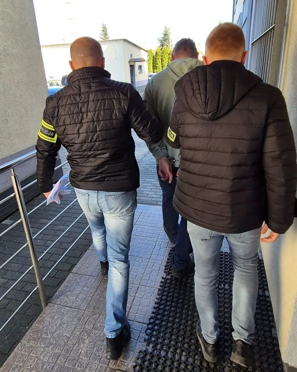 Zatrzymanie dwóch mężczyzn za niebezpieczną jazdę