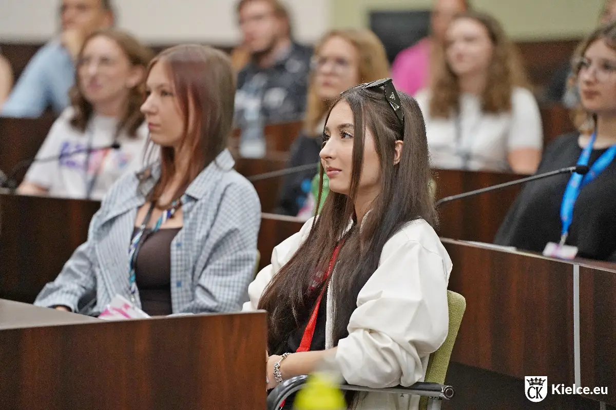 Konsultacje społeczne dla zajęcia się młodzieżą w Kielcach do 2026 roku