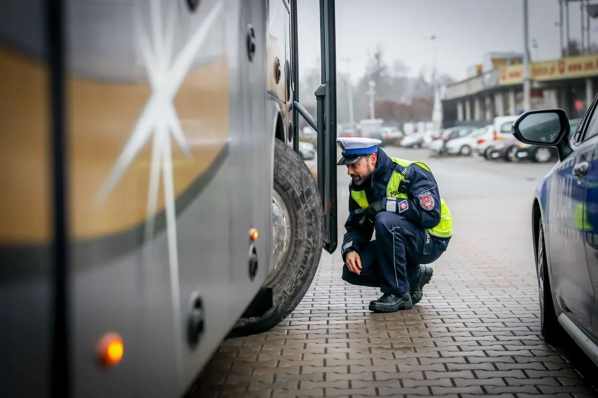 Autokar z dziećmi nie wyruszył po kontroli policji