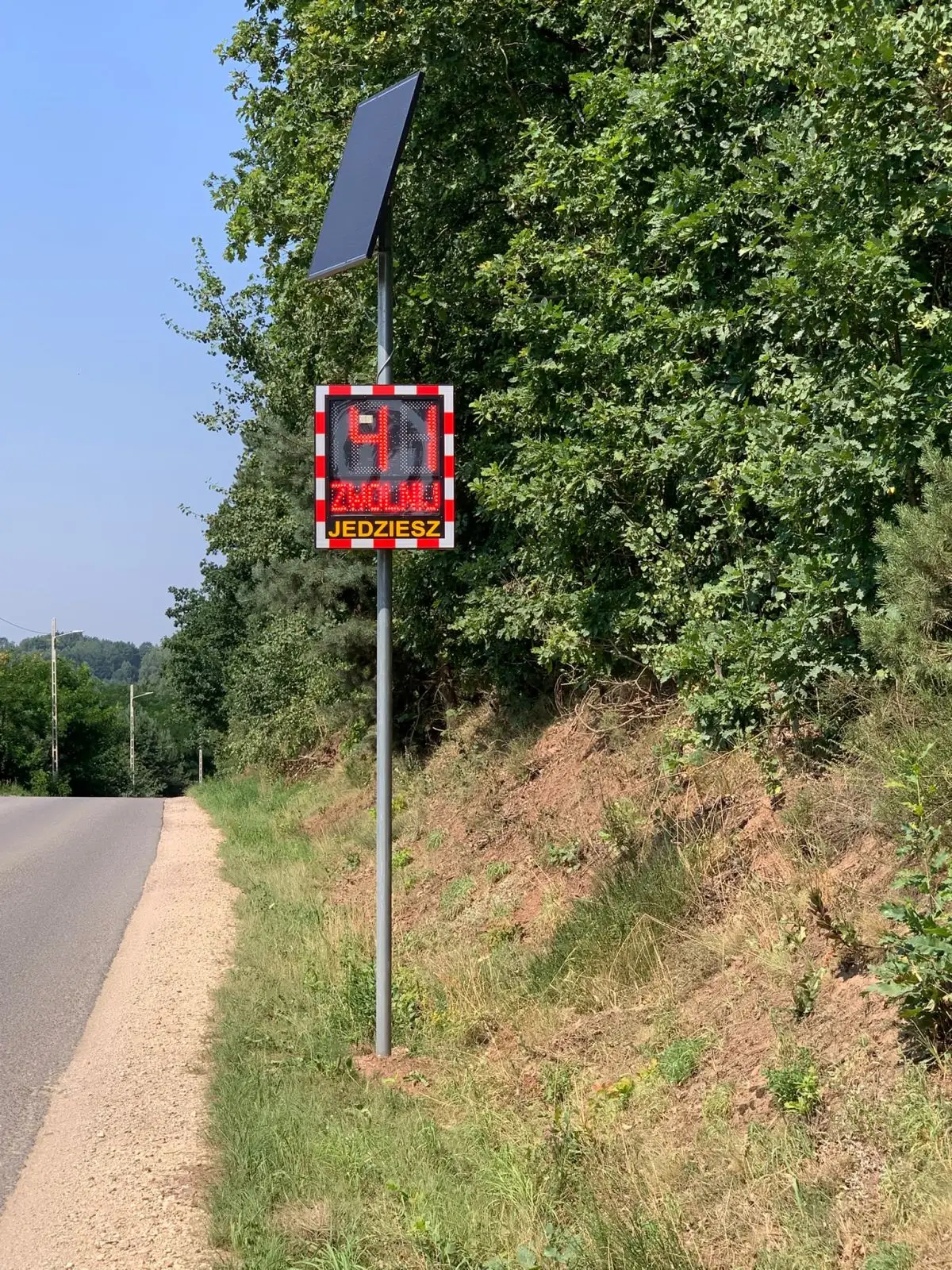Instalacja radarowych wyświetlaczy prędkości na drogach powiatowych