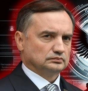 Rodzina Zbigniewa Ziobry: polityk z żoną Patrycją Kotecką i dwoma synami, Janem i Andrzejem.